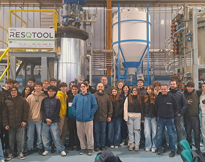 Studenti ISS Cobianchi presso stabilimento OMCD
